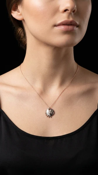 שרשרת כסף בעבודת יד "ליקוי חמה"